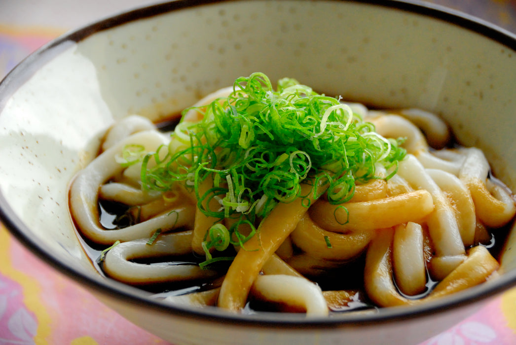 伊勢名物 伊勢うどん 三重県産小麦と水は森の番人を使用しています。